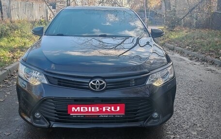 Toyota Camry, 2017 год, 2 300 000 рублей, 2 фотография