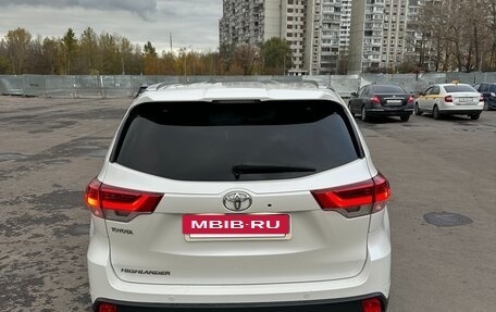 Toyota Highlander III, 2014 год, 2 800 000 рублей, 4 фотография