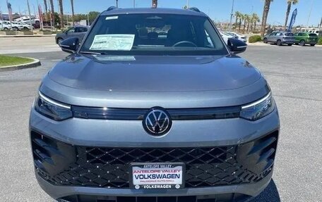 Volkswagen Tiguan, 2025 год, 5 370 000 рублей, 3 фотография