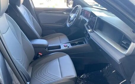 Volkswagen Tiguan, 2025 год, 5 370 000 рублей, 15 фотография