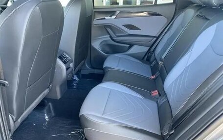 Volkswagen Tiguan, 2025 год, 5 370 000 рублей, 16 фотография