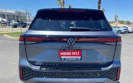 Volkswagen Tiguan, 2025 год, 5 370 000 рублей, 6 фотография