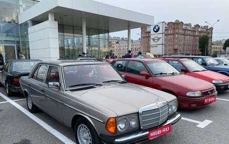 Mercedes-Benz W123, 1981 год, 650 000 рублей, 1 фотография