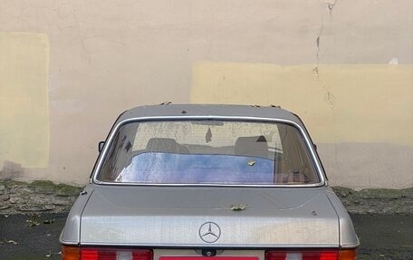 Mercedes-Benz W123, 1981 год, 650 000 рублей, 4 фотография