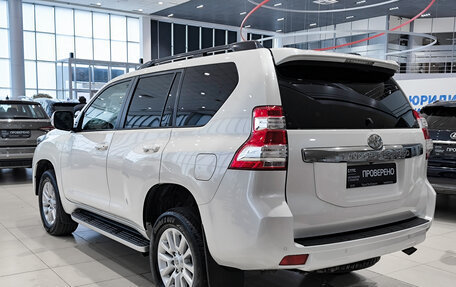 Toyota Land Cruiser Prado 150 рестайлинг 2, 2016 год, 3 680 000 рублей, 7 фотография