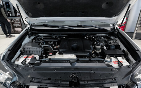 Toyota Land Cruiser Prado 150 рестайлинг 2, 2016 год, 3 680 000 рублей, 9 фотография