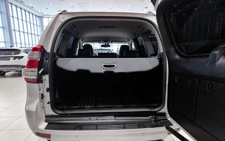 Toyota Land Cruiser Prado 150 рестайлинг 2, 2016 год, 3 680 000 рублей, 10 фотография