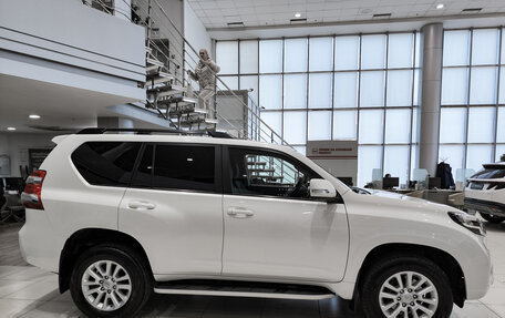 Toyota Land Cruiser Prado 150 рестайлинг 2, 2016 год, 3 680 000 рублей, 4 фотография