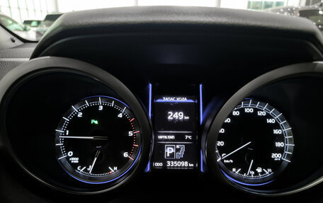 Toyota Land Cruiser Prado 150 рестайлинг 2, 2016 год, 3 680 000 рублей, 13 фотография