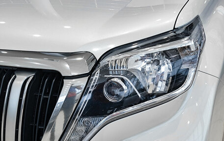 Toyota Land Cruiser Prado 150 рестайлинг 2, 2016 год, 3 680 000 рублей, 17 фотография