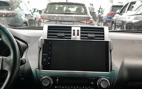 Toyota Land Cruiser Prado 150 рестайлинг 2, 2016 год, 3 680 000 рублей, 15 фотография