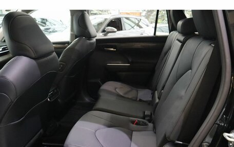 Toyota Highlander, 2025 год, 6 800 000 рублей, 9 фотография