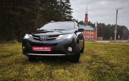 Toyota RAV4, 2013 год, 2 000 000 рублей, 4 фотография