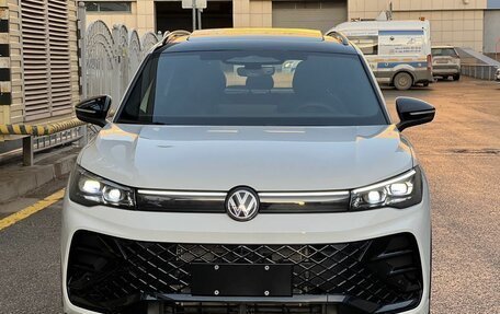 Volkswagen Tiguan, 2025 год, 4 800 000 рублей, 3 фотография