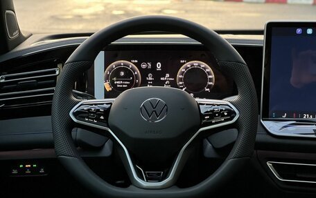 Volkswagen Tiguan, 2025 год, 4 800 000 рублей, 24 фотография