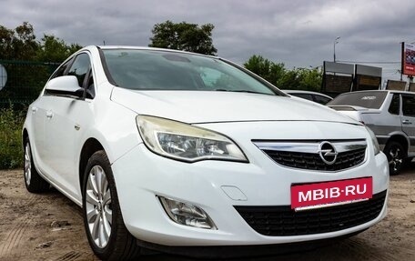 Opel Astra J, 2011 год, 561 500 рублей, 3 фотография