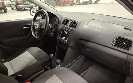 Volkswagen Polo VI (EU Market), 2013 год, 800 000 рублей, 11 фотография