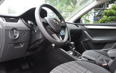 Skoda Octavia, 2021 год, 1 800 000 рублей, 9 фотография