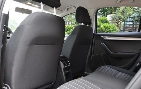 Skoda Octavia, 2021 год, 1 800 000 рублей, 8 фотография