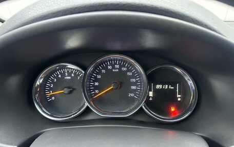 Renault Logan II, 2019 год, 925 000 рублей, 9 фотография