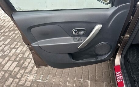 Renault Logan II, 2019 год, 925 000 рублей, 15 фотография