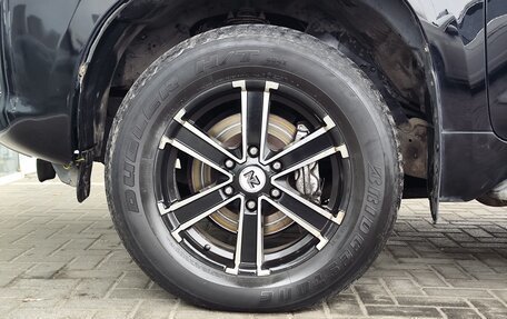 Toyota Land Cruiser Prado 150 рестайлинг 2, 2010 год, 2 599 000 рублей, 12 фотография