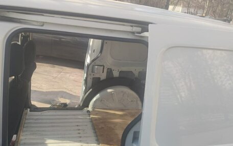 Renault Kangoo II рестайлинг, 2013 год, 750 000 рублей, 8 фотография