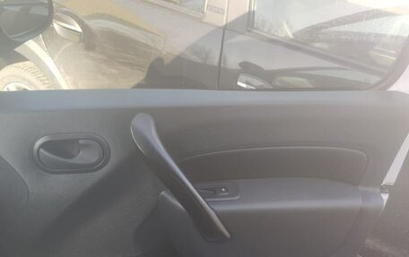 Renault Kangoo II рестайлинг, 2013 год, 750 000 рублей, 3 фотография