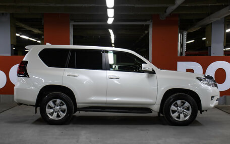 Toyota Land Cruiser Prado 150 рестайлинг 2, 2017 год, 4 250 000 рублей, 1 фотография