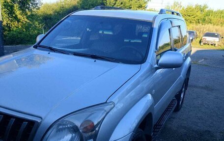 Toyota Land Cruiser Prado 120 рестайлинг, 2007 год, 2 250 000 рублей, 2 фотография