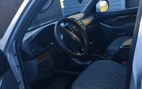 Toyota Land Cruiser Prado 120 рестайлинг, 2007 год, 2 250 000 рублей, 3 фотография