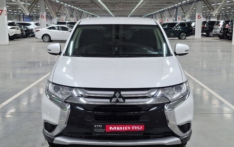Mitsubishi Outlander III рестайлинг 3, 2016 год, 1 850 000 рублей, 2 фотография