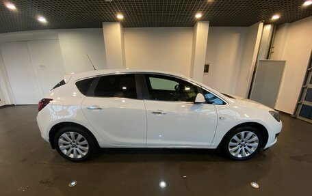 Opel Astra J, 2013 год, 615 000 рублей, 2 фотография