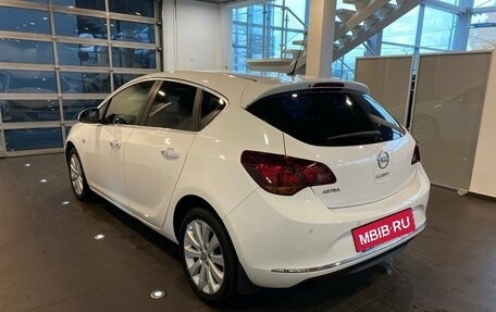 Opel Astra J, 2013 год, 615 000 рублей, 5 фотография