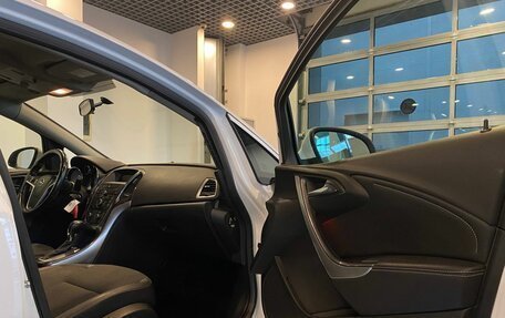 Opel Astra J, 2013 год, 615 000 рублей, 27 фотография