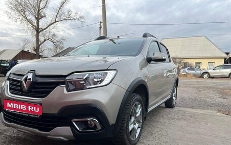 Renault Sandero II рестайлинг, 2020 год, 1 600 000 рублей, 2 фотография