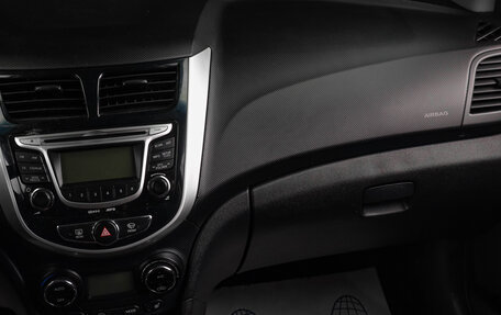 Hyundai Solaris II рестайлинг, 2013 год, 999 000 рублей, 16 фотография