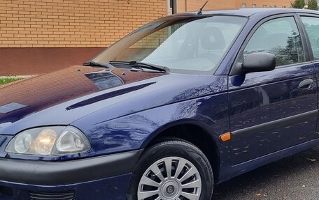 Toyota Avensis III рестайлинг, 2000 год, 290 000 рублей, 4 фотография