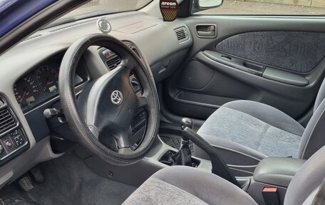 Toyota Avensis III рестайлинг, 2000 год, 290 000 рублей, 24 фотография