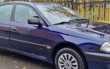 Toyota Avensis III рестайлинг, 2000 год, 290 000 рублей, 18 фотография