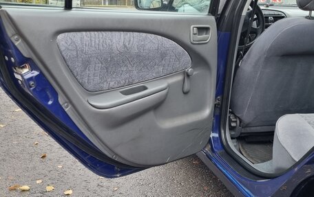 Toyota Avensis III рестайлинг, 2000 год, 290 000 рублей, 27 фотография