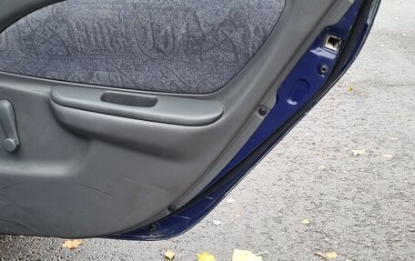 Toyota Avensis III рестайлинг, 2000 год, 290 000 рублей, 29 фотография