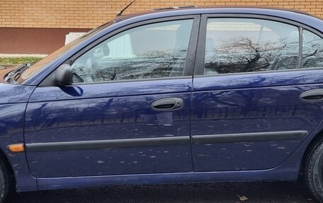 Toyota Avensis III рестайлинг, 2000 год, 290 000 рублей, 36 фотография