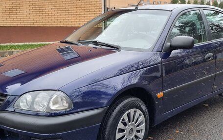 Toyota Avensis III рестайлинг, 2000 год, 290 000 рублей, 35 фотография