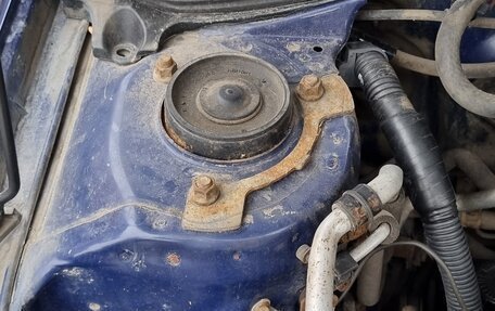 Toyota Avensis III рестайлинг, 2000 год, 290 000 рублей, 37 фотография