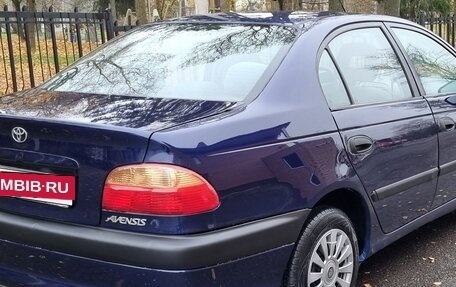 Toyota Avensis III рестайлинг, 2000 год, 290 000 рублей, 32 фотография