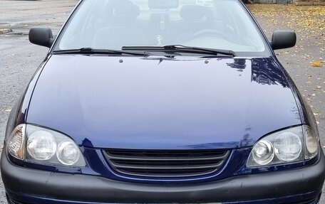 Toyota Avensis III рестайлинг, 2000 год, 290 000 рублей, 23 фотография