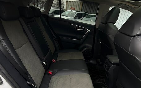 Toyota RAV4, 2023 год, 3 257 800 рублей, 11 фотография