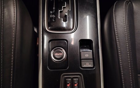 Mitsubishi Outlander III рестайлинг 3, 2019 год, 1 833 000 рублей, 10 фотография