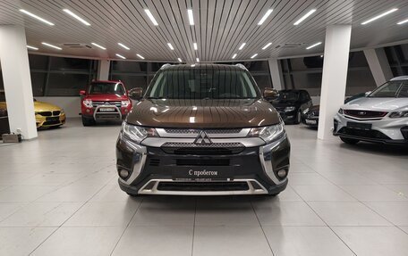 Mitsubishi Outlander III рестайлинг 3, 2019 год, 1 833 000 рублей, 3 фотография